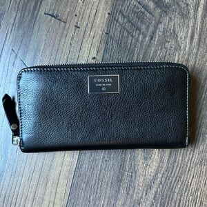 Fossil Leather Zip Around Wallet